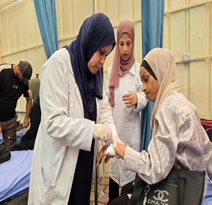 مرضى سرطان يتلقون العلاج في مجمع ناصر الطبي بمدينة خان يونس وسط نقص حاد في الأدوية والمستلزمات الطبية