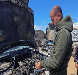 ندرة قطع الغيار والإطارات وارتفاع أسعار الزيوت والمحروقات، جراء منع الاحتلال إدخالها إلى قطاع غزة، تفاقم أزمة المواصلات وتحدّ من عمل سيارات الإسعاف