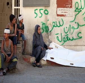 وداع وتشييع عدد من الشهداء من بينهم أطفال في مستشفى الشفاء الطبي بمدينة غزة