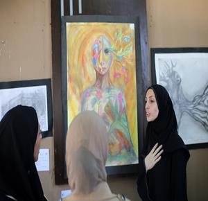 افتتاح معرض "فرشاة السلام" بمدينة غزة، لتجسيد واقع الحرب الذي لا يزال يعيشه المواطنون من خلال التعبير الفني