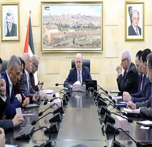 رئيس الوزراء محمد مصطفى يترأس اجتماع طارئ لمراجعة جاهزية المؤسسات وضمان استمرار الخدمات لأبناء شعبنا في ظل التطورات الراهنة.