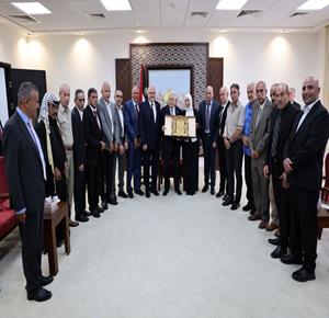 الرئيس محمود عباس يستقبل رؤساء البلديات والمجالس المحلية لمحافظة القدس