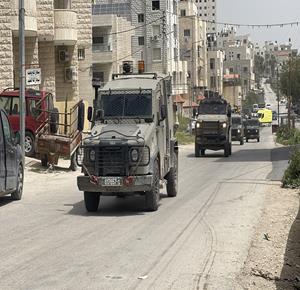 آليات الإحتلال خلال اقتحامها للمنطقة الشرقية بمدينة نابلس