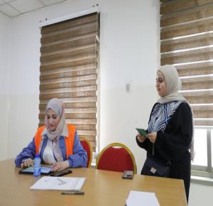 لجنة الانتخابات المركزية تطلق مرحلة تسجيل الناخبين في مخيم قلنديا