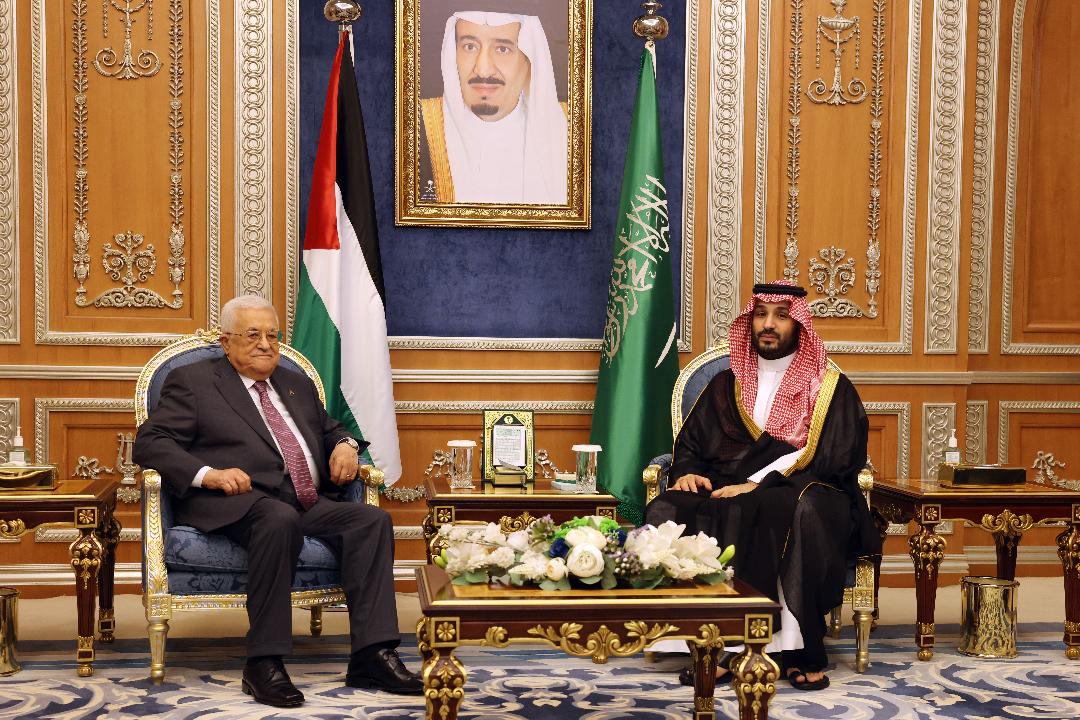 الرئيس محمود عباس خلال اجتماعه مع ولي العهد السعودي الأمير محمد بن سلمان (تصوير: ثائر غنايم)