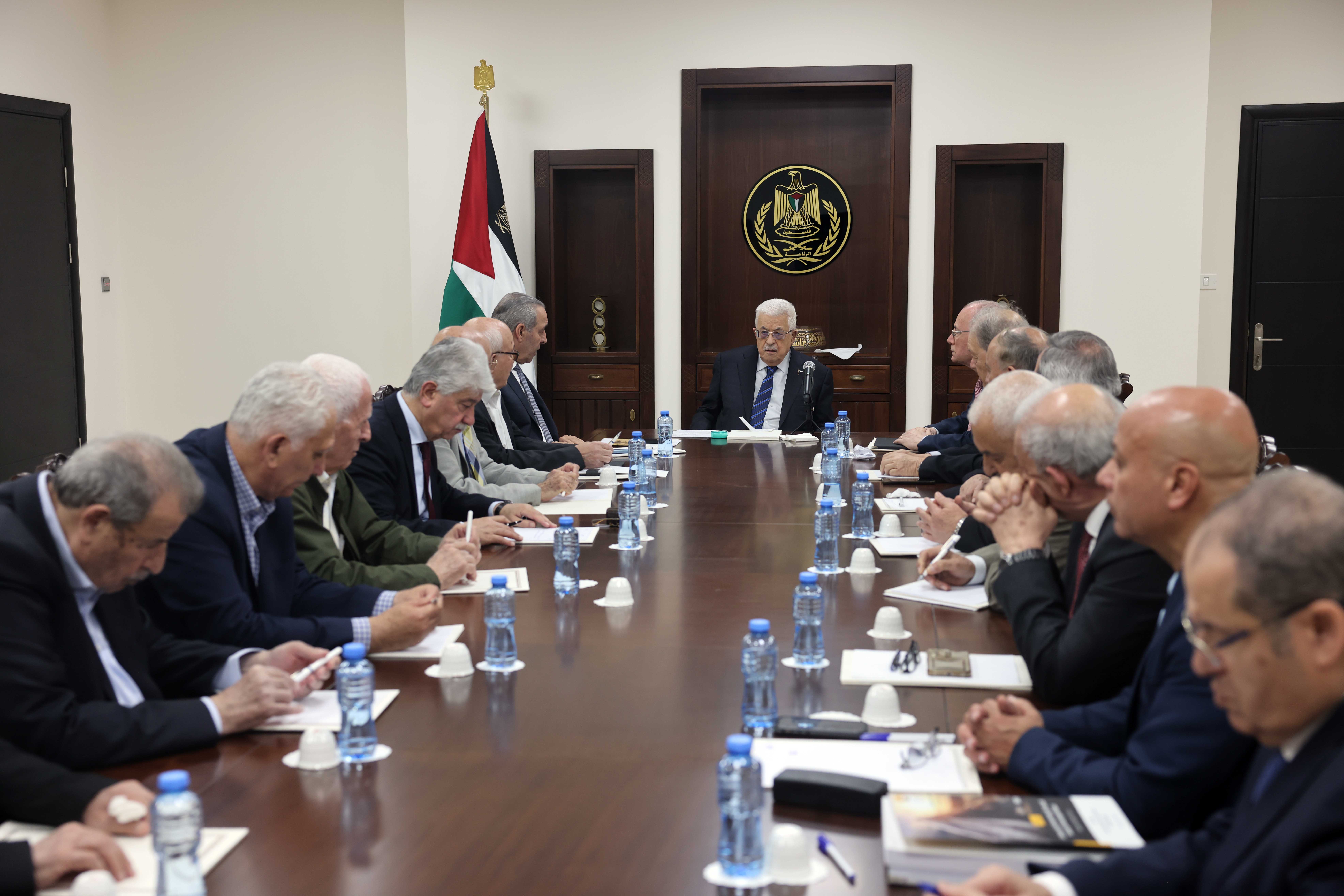 الرئيس محمود عباس خلال ترؤسه اجتماع اللجنة التنفيذية لمنظمة التحرير الفلسطينية (تصوير: ثائر غنايم) 