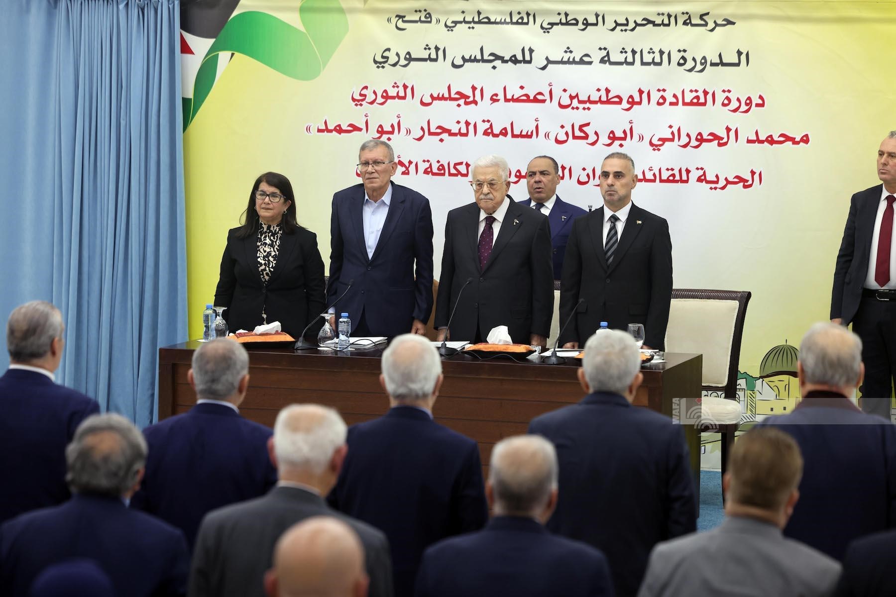 سيادة الرئيس خلال ترؤسه الجلسة الافتتاحية للدورة الثالثة عشر للمجلس الثوري لحركة "فتح"