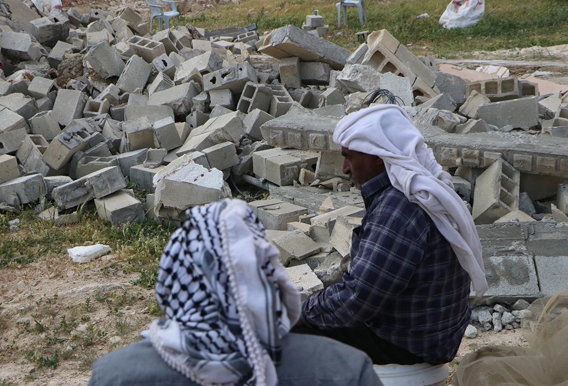 الاحتلال يهدم منزلا قيد الانشاء للمواطن عطا الله كعابنة في قرية العوجا (تصوير - سليمان أبو سرور/وفا)
