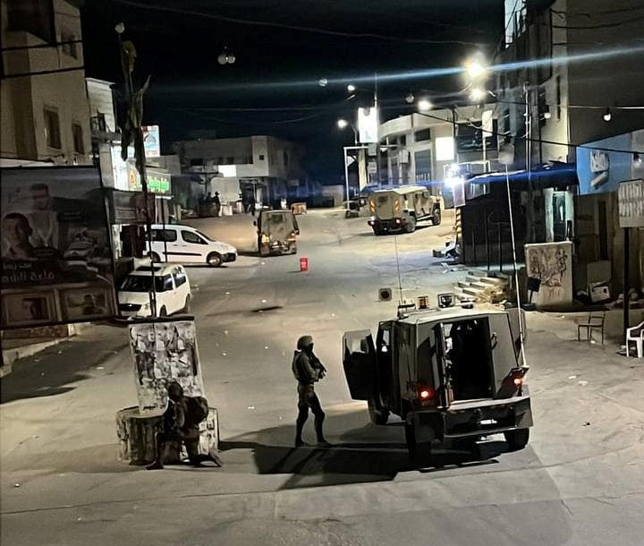 قوات الاحتلال خلال اقتحامها بيت ريما فجر اليوم
