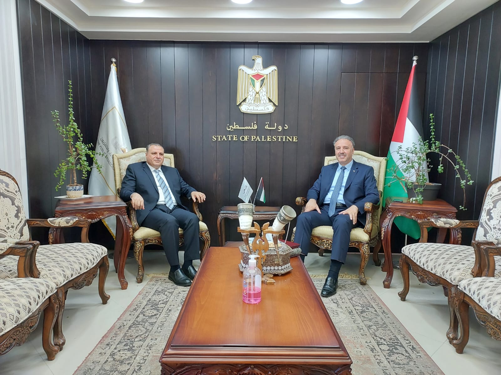 الوزير عساف لدى استقباله السفير الأردني