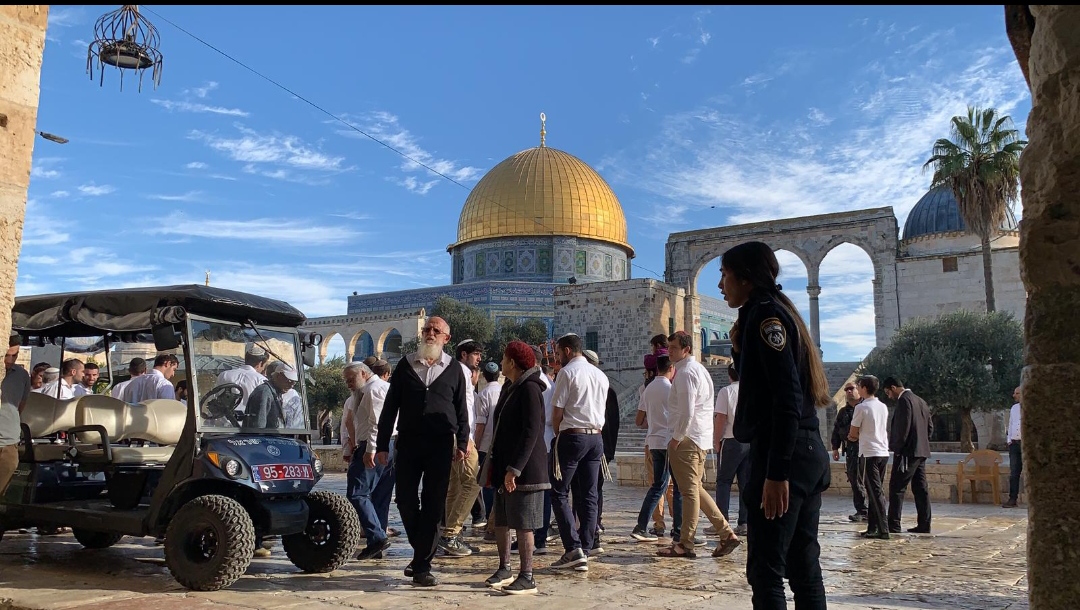 جانب من اقتحام المستوطنين للمسجد الأقصى (تصوير: وفا)