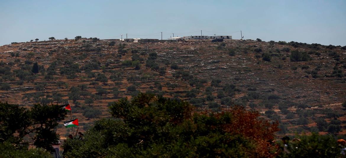  البؤرة الاستيطانية التي أقامها المستوطنون مؤخرا على قمة جبل صبيح في بيتا (أرشيف وفا)