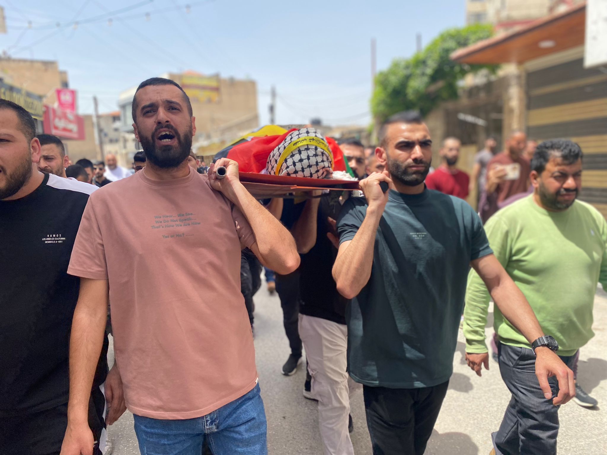 جانب من تشييع الطفل خالد عروق (عدسة: ثائر ابو بكر/ وفا)