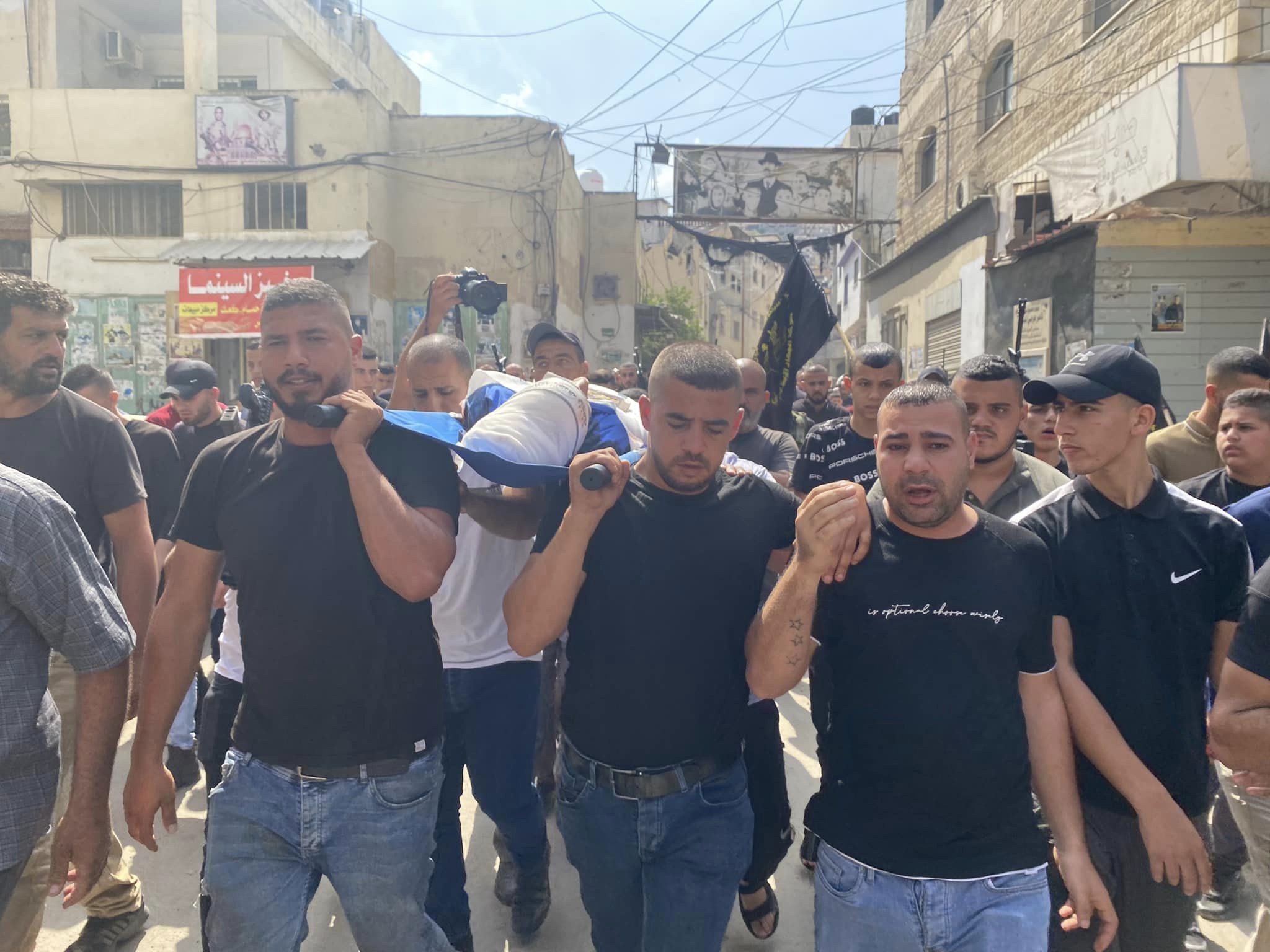 جانب من التشييع(عدسة: ثائر أبو بكر/ وفا)