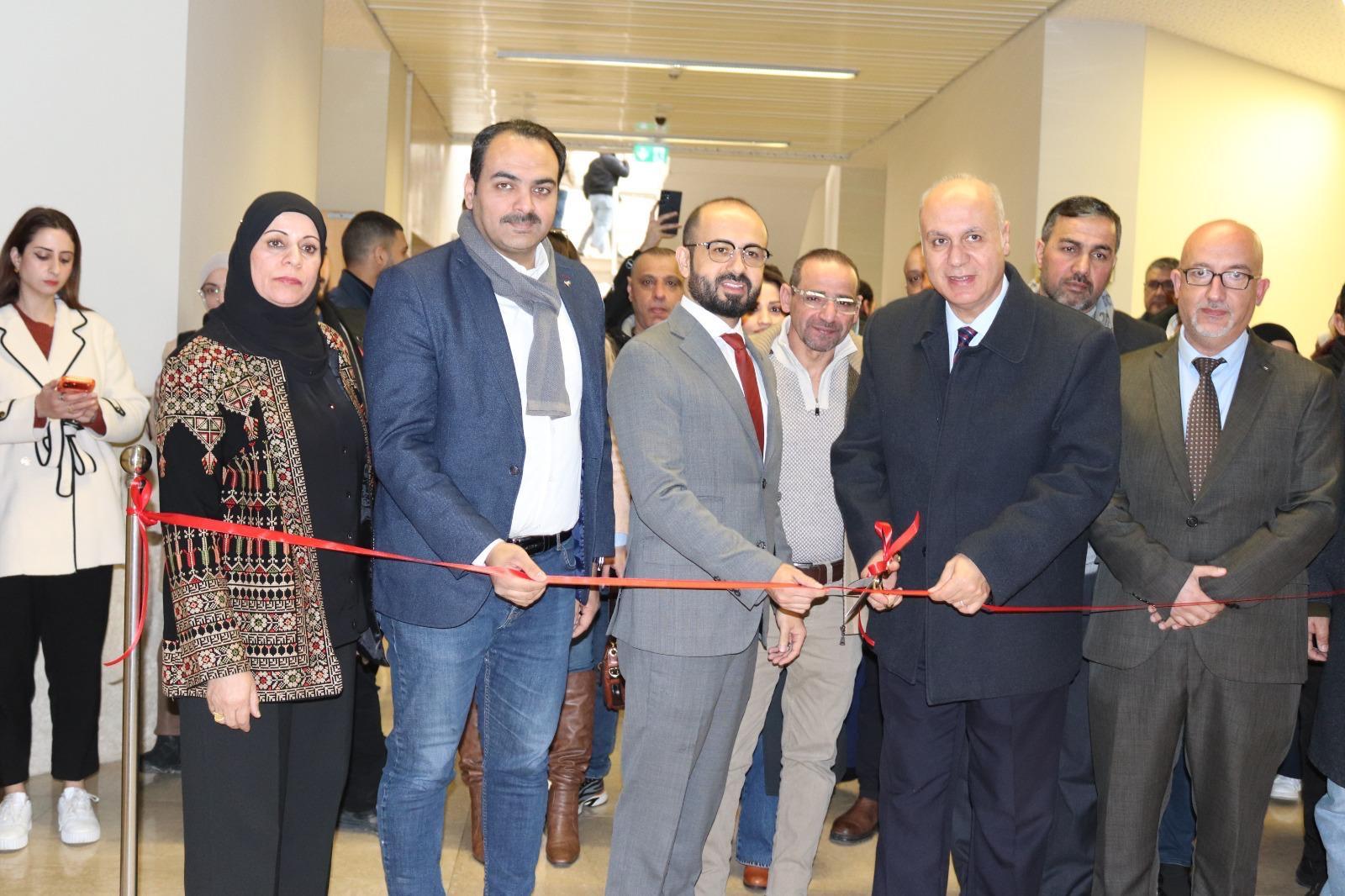 خلال افتتاح المعرض الفني التراثي