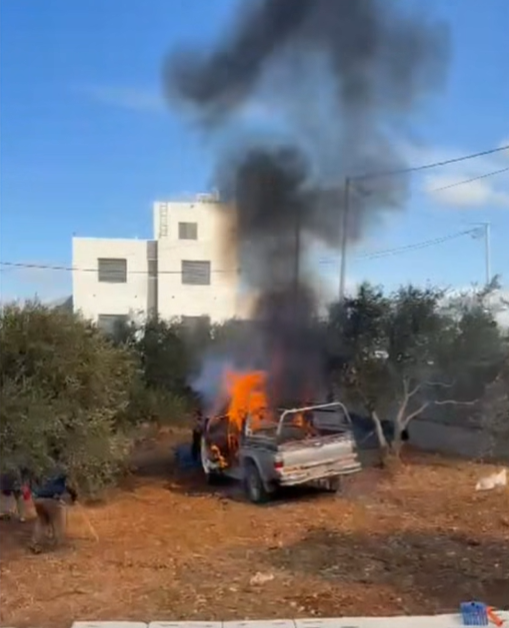 مستعمرون يحرقون مركبة في ترمسعيا