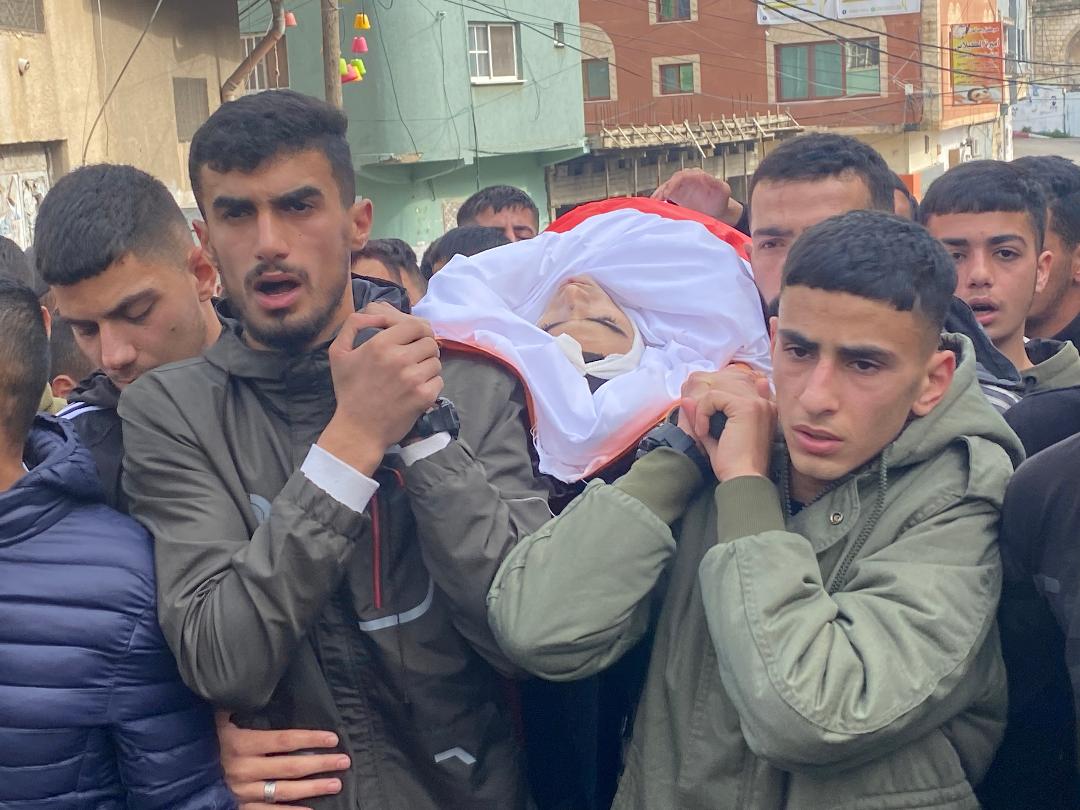 جانب من تشييع جثمان الطفل عمر أبو بكر (عدسة ثائر أبو بكر)