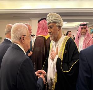 الرئيس يلتقي ممثل سلطان عُمان في الدوحة