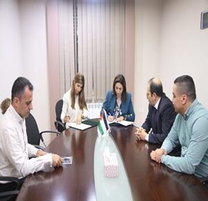 "الإحصاء" ومركز دراسات أرض فلسطين بالجامعة الأميركية ببيروت يوقعان مذكرة تفاهم
