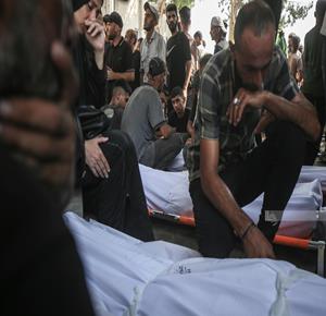 استشهاد مواطن وإصابة آخرين برصاص الاحتلال أثناء انتظار المساعدات في غزة