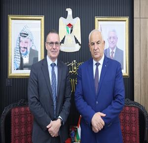 وزير الداخلية وممثل برنامج الأمم المتحدة الإنمائي يبحثان سبل التعاون المشترك