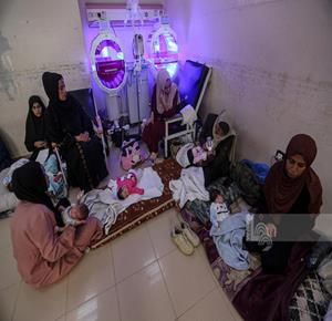 غزة.. الخُدّج والمرضى في مواجهة آلة عدوان الاحتلال