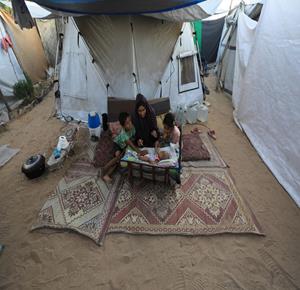 مسؤول أممي: نساء غزة يلدن بين الأنقاض ولا يمكن للعالم أن يغض الطرف