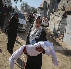 شهيدان في قصف الاحتلال منزلا بمخيم النصيرات جنوب غزة