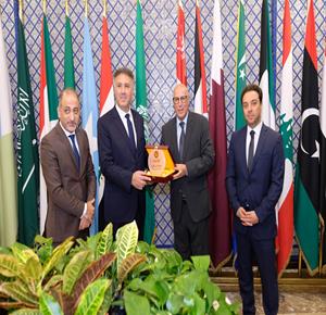 الوزير عساف يبحث مع رئيس قطاع الإعلام في الجامعة العربية دعم الإعلام الفلسطيني وتعزيز السردية الفلسطينية