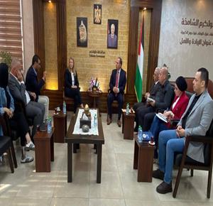 كميل يُطلع القنصل البريطاني على أوضاع محافظة طولكرم في ظل استمرار عدوان الاحتلال