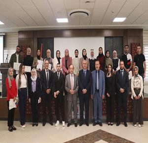 وزارة الثقافة والمدرسة الوطنية للإدارة تكرمان المشاركين في مشروع "هوية"