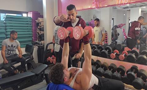 محمد صقر يعود للتدريب بعد بتر ساقه