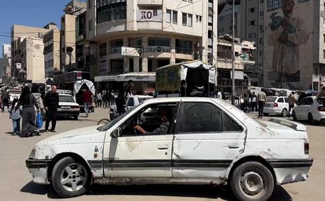أزمة قطع غيار وزيوت المركبات في غزة تعمّق معاناة التنقل