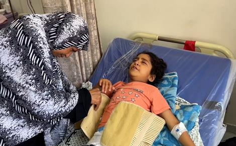 قصف الاحتلال يصيب جنان بشلل جزئي