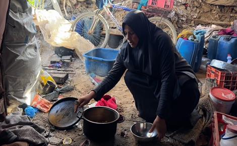 الجوع يقسو على عائلة معروف 