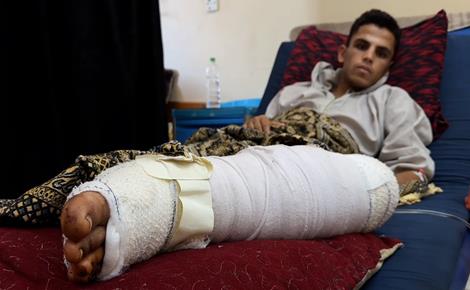 رصاصتان خلال رحلة البحث عن الحطب 