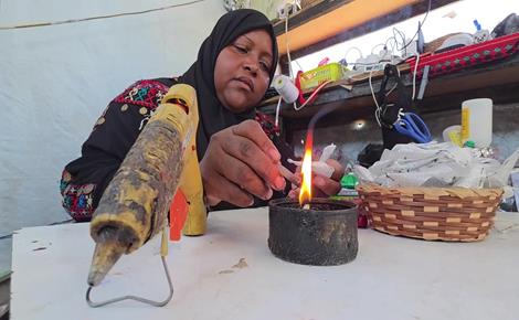 خيمة شيرين.. ورشة عمل نهاراً ومأوى للنوم ليلاً